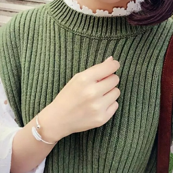 Silver Feather Bangle Bracelet - Picture 4 of 4